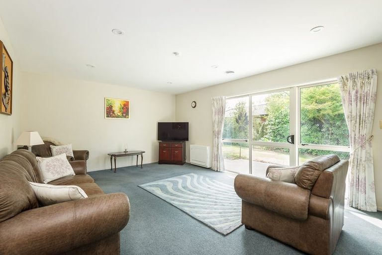 Photo of property in 24 Wendy Place, Heathcote Valley, Christchurch, 8022