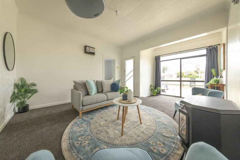 Photo of property in 117 Cornfoot Street, Castlecliff, Whanganui, 4501