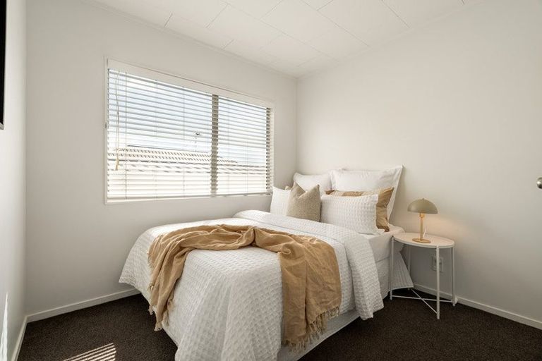 Photo of property in 22a Riverton Drive, Randwick Park, Auckland, 2105