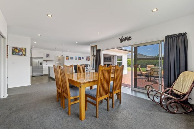 Photo of property in 22 Mercade Close, Stratford, 4332