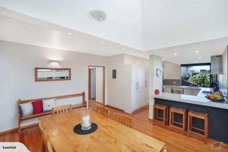 Photo of property in 65 Forrest Hill Road, Milford, Auckland, 0620