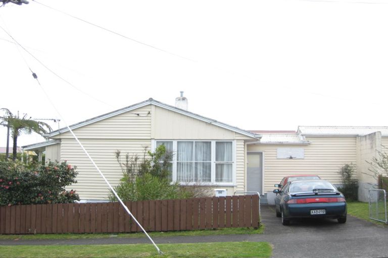 Photo of property in 20 Holford Street, Westown, New Plymouth, 4310
