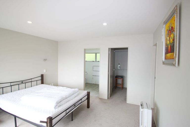 Photo of property in 37 Meadowcroft Grove, Johnsonville, Wellington, 6037