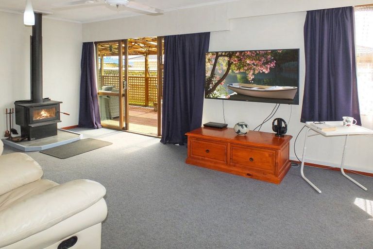 Photo of property in 18 Johnston Street, Foxton, 4814