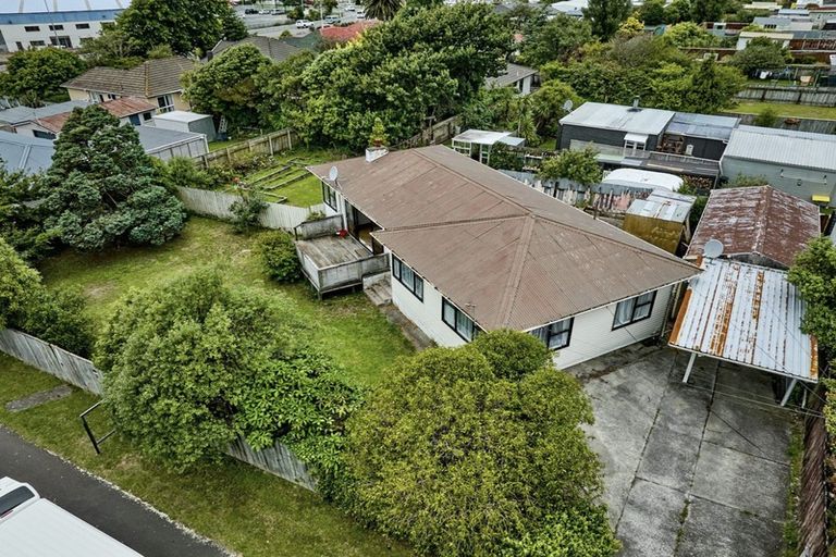 Photo of property in 5 Puriri Street, Wainuiomata, Lower Hutt, 5014