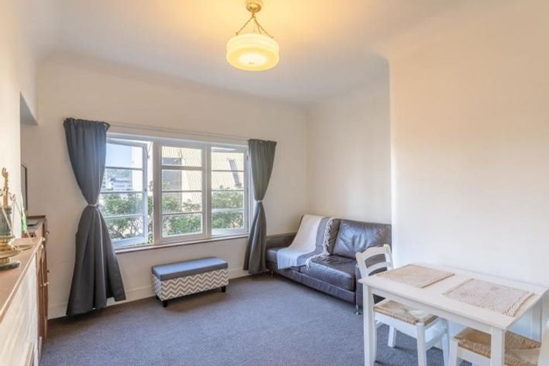 Photo of property in 2/193 The Terrace, Wellington Central, Wellington, 6011