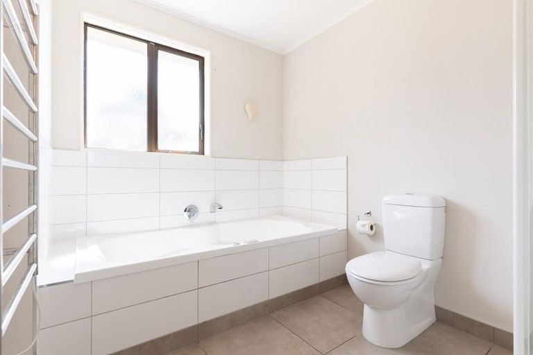 Photo of property in 60 Brentwood Street, Trentham, Upper Hutt, 5018