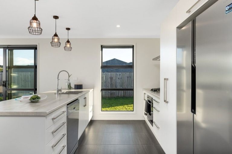 Photo of property in 6 Antrim Glade, Welcome Bay, Tauranga, 3175