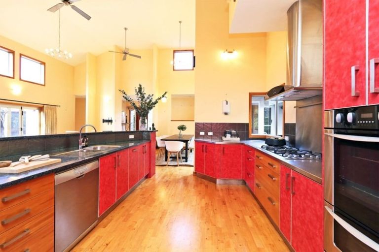 Photo of property in 100 Tironui Drive, Taradale, Napier, 4112