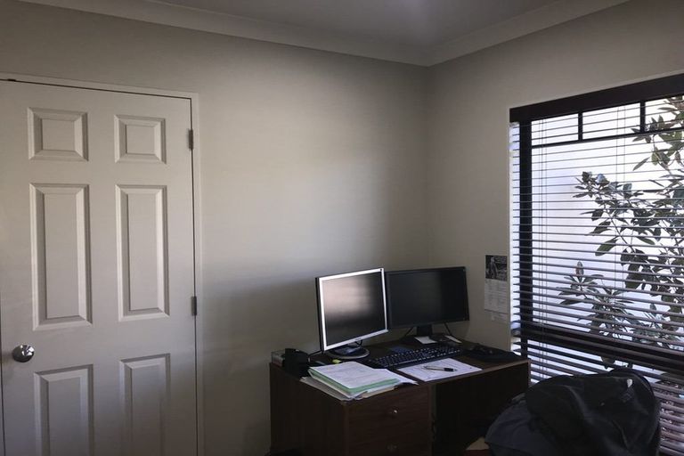 Photo of property in 12 The Masthead, Whitby, Porirua, 5024