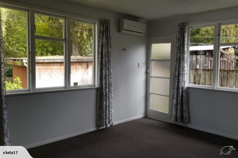 Photo of property in 30a Benge Crescent, Clouston Park, Upper Hutt, 5018