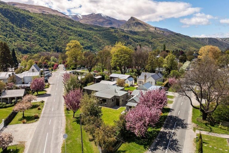 Photo of property in 33 Wiltshire Street, Arrowtown, 9302