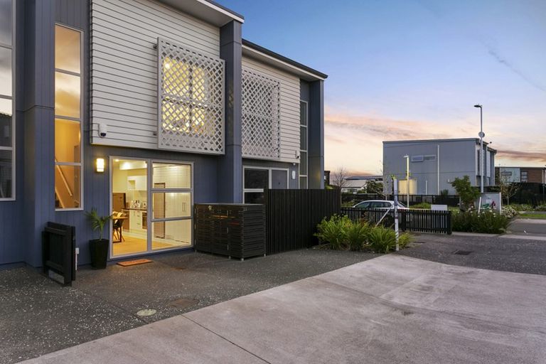 Photo of property in 22 Rangihina Road, Hobsonville, Auckland, 0616