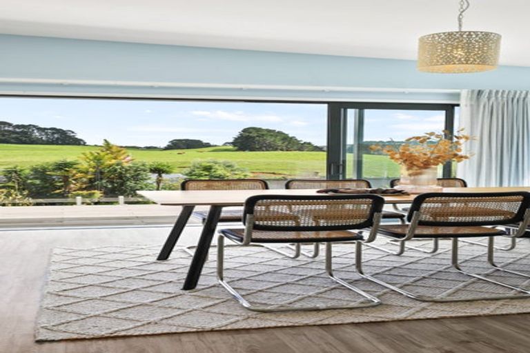 Photo of property in 28 Robertson Street, Raglan, 3225