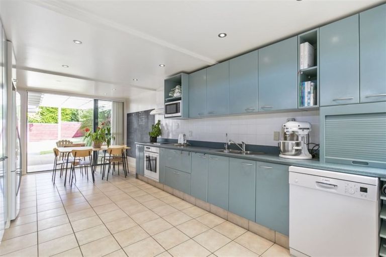 Photo of property in 98 Hillcrest Avenue, Hillcrest, Auckland, 0627