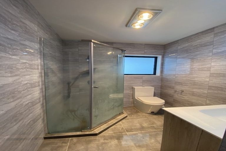 Photo of property in 8b Martin Road, Manurewa, Auckland, 2102