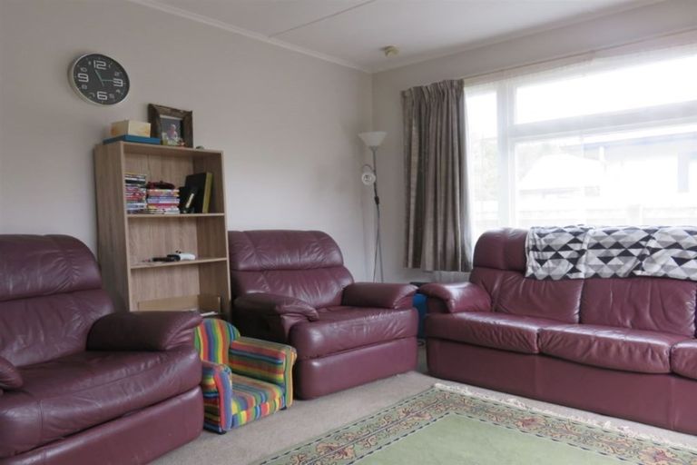 Photo of property in 70 Mckenzie Street, Geraldine, 7930