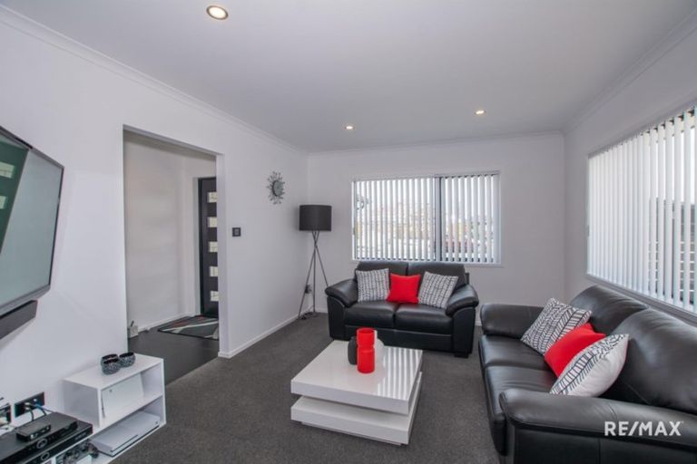 Photo of property in 18 Naeo Close, Papamoa Beach, Papamoa, 3118