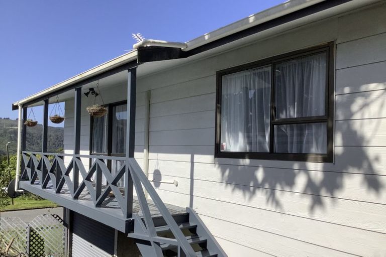 Photo of property in 7 Whitechapel Grove, Stokes Valley, Lower Hutt, 5019