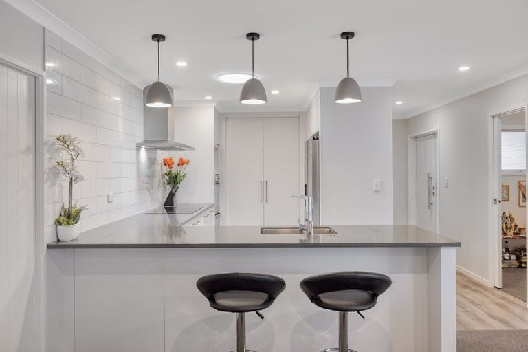 Photo of property in 19 Puhirake Crescent, Pyes Pa, Tauranga, 3112