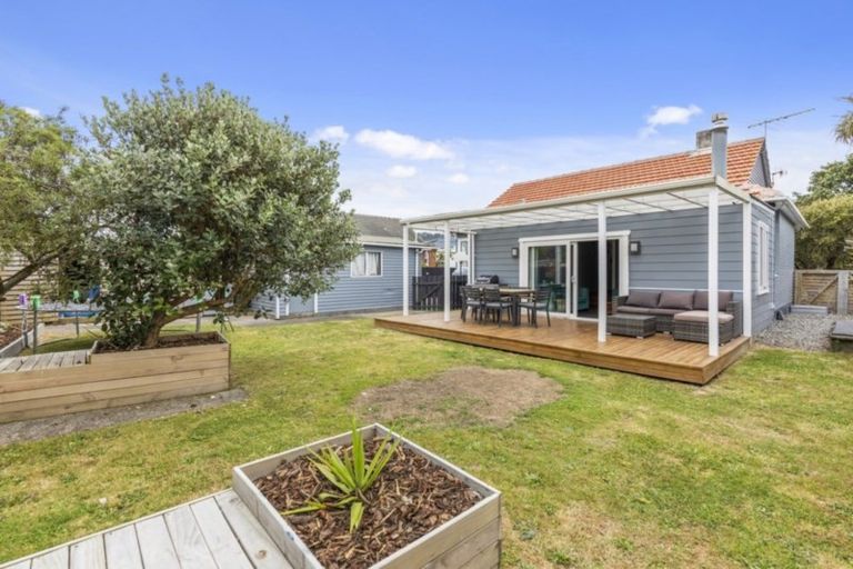 Photo of property in 25 Milne Crescent, Taita, Lower Hutt, 5011