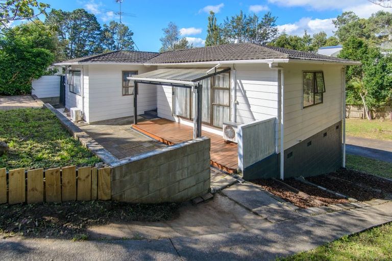 Photo of property in 9 Lysander Crescent, Beach Haven, Auckland, 0626