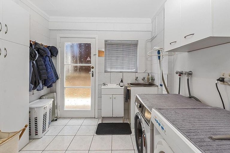 Photo of property in 133 Tiroroa Avenue, Te Atatu South, Auckland, 0610