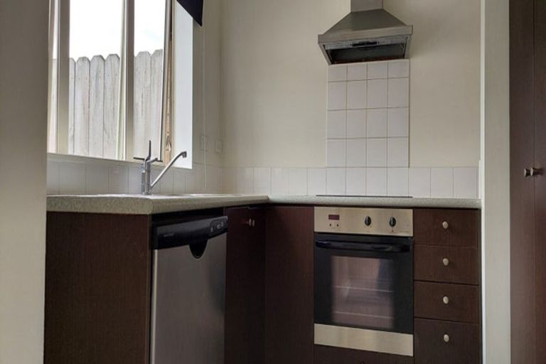 Photo of property in 10 Rosandich Drive, Sunnyvale, Auckland, 0612