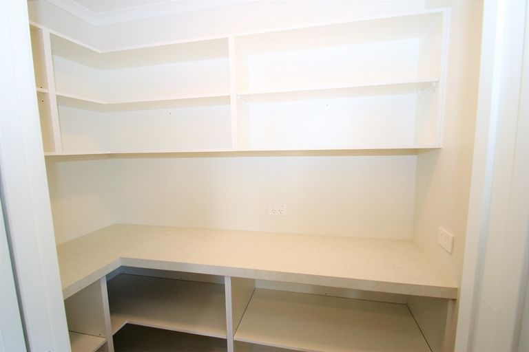 Photo of property in 33 Silver Springs Boulevard, Mosgiel, 9024