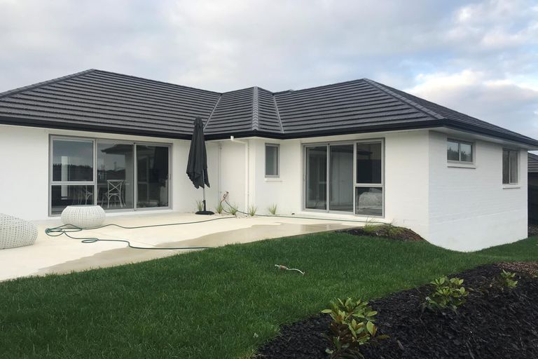 Photo of property in 3 Brian Cowley Place, Tuakau, 2121