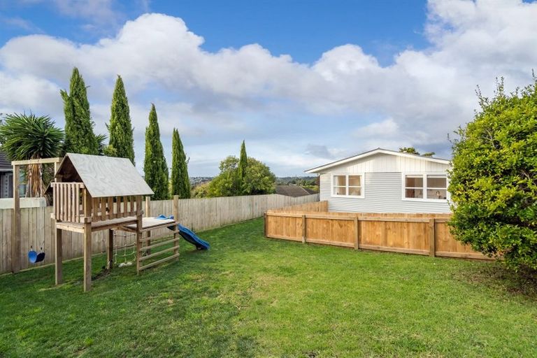 Photo of property in 45 Birkdale Road, Birkdale, Auckland, 0626
