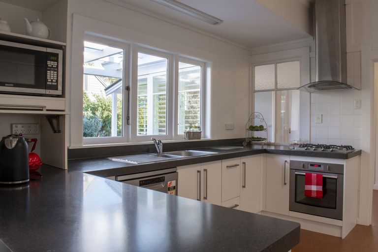 Photo of property in 44 Manapouri Crescent, Hokowhitu, Palmerston North, 4410