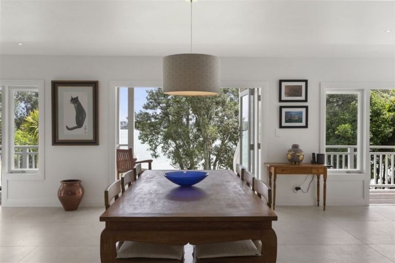 Photo of property in 11 Beresford Street, Bayswater, Auckland, 0622