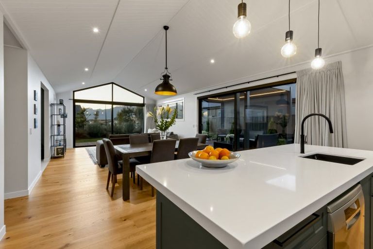 Photo of property in 66 Spur Ridge Rise, Jacks Point, 9371