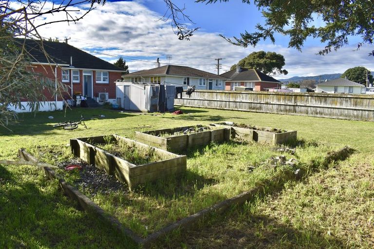 Photo of property in 10 Temuera Street, Otaki, 5512