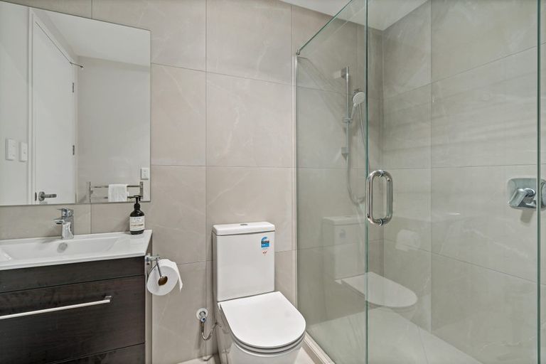 Photo of property in 21c Roseberry Avenue, Birkenhead, Auckland, 0626