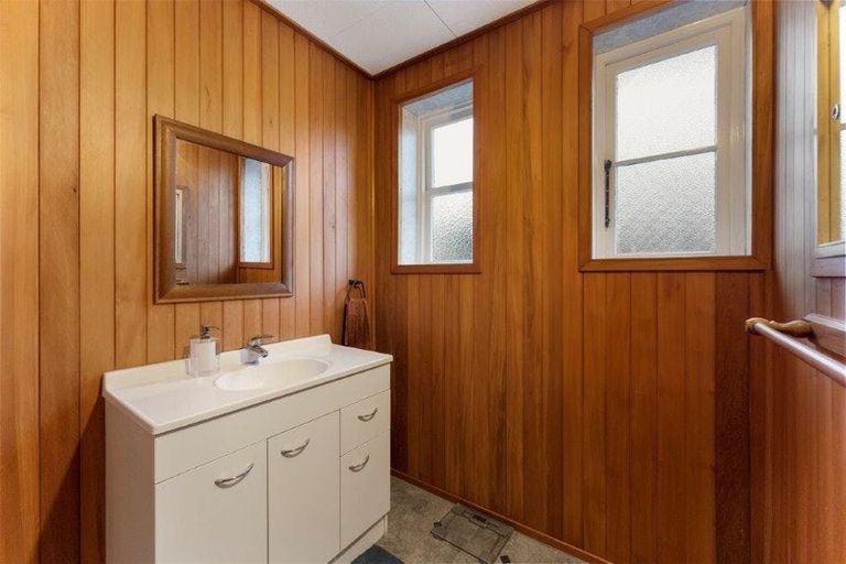 Photo of property in 31 Nile Street, Waterloo, Lower Hutt, 5011