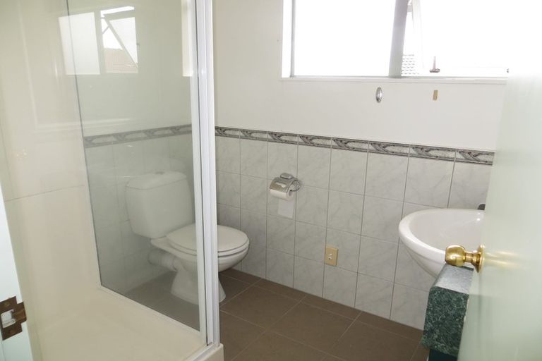 Photo of property in 1/11 Rakaia Rise, Clover Park, Auckland, 2019