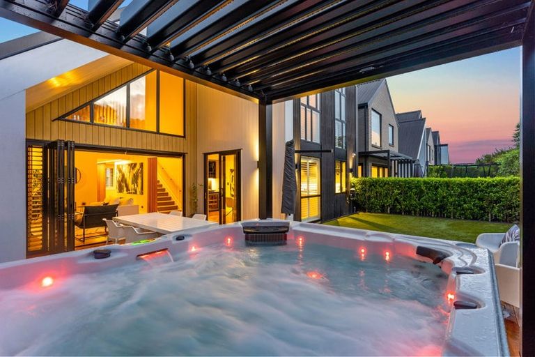 Photo of property in 15 Jack Seabrook Road, Hobsonville, Auckland, 0616