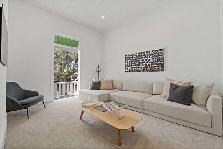Photo of property in 31 Atarangi Road, Greenlane, Auckland, 1051