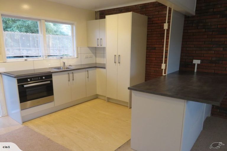 Photo of property in 2/39 Buckingham Crescent, Manukau, Auckland, 2025