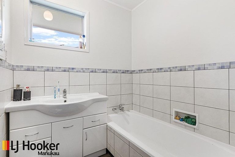 Photo of property in 328 Great South Road, Opaheke, Papakura, 2113