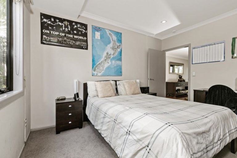 Photo of property in 35 Holdens Road, Henderson, Auckland, 0612