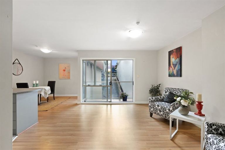 Photo of property in 7/81 Birkenhead Avenue, Birkenhead, Auckland, 0626