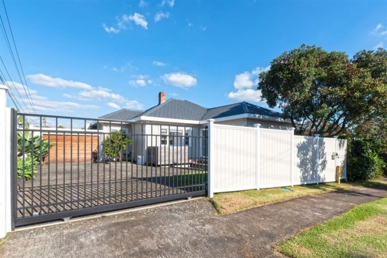 Photo of property in 3/6 Harley Road, Hauraki, Auckland, 0622