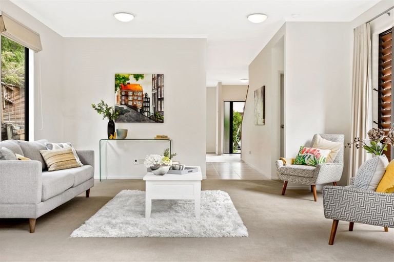 Photo of property in 42 Greenbough Lane, Greenhithe, Auckland, 0632