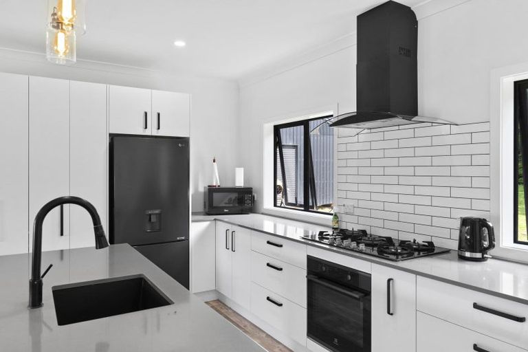 Photo of property in 9 Murphys Line, South Featherston, Featherston, 5771