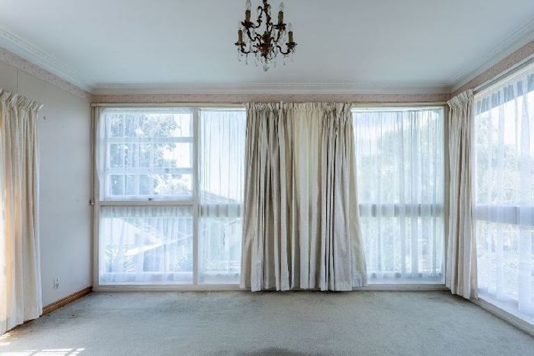 Photo of property in 475 Glenfield Road, Glenfield, Auckland, 0629