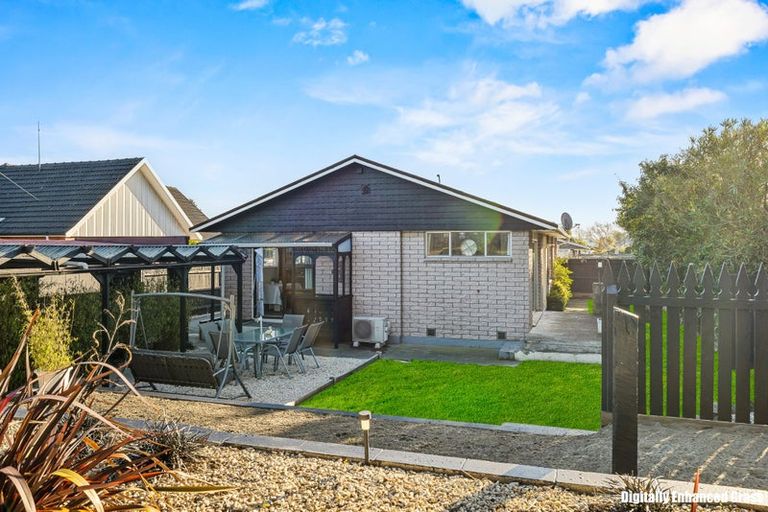 Photo of property in 12 Waratah Street, Avondale, Christchurch, 8061