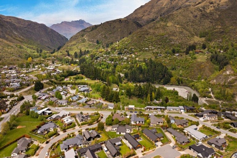 Photo of property in 7 Morepork Way, Arthurs Point, Queenstown, 9371